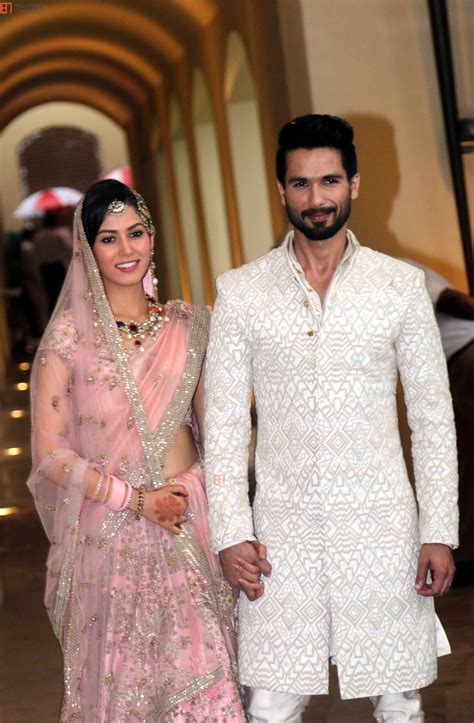 It seems that sis sanah kapoor is also following in her brother's footsteps. Shahid Kapoor | Mira Rajput | Shahid Kapoor & Mira Rajput ...
