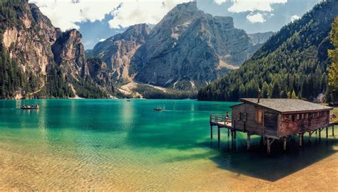 Il Lago Di Braies è Una Delle Mete Più Instagrammabili D