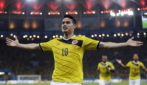 James david rodríguez rubio is a colombian professional footballer who plays as an attacking midfielder or winger for premier league club ev. James Rodriguez Famous Football Player 4K Wallpapers | HD ...