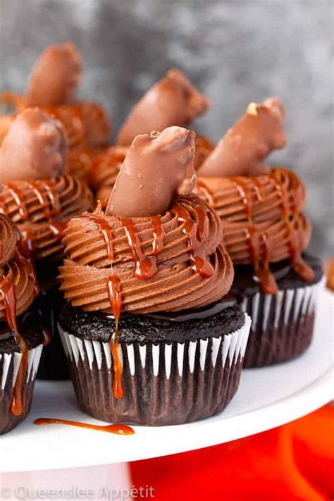 Chocolate Caramel Turtle Cupcakes ~ Recipe Queenslee Appétit