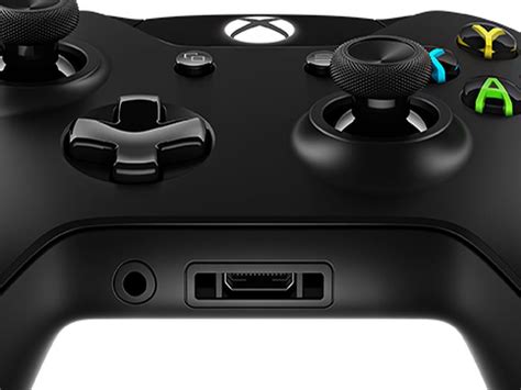 Xbox One Wireless Controller Gets A 35mm Headset Jack Among Other
