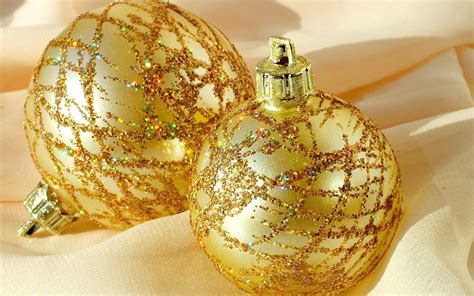 Kraft caramel turtles recipe : Christmas Golden Ball Decorations | HD Wallpapers