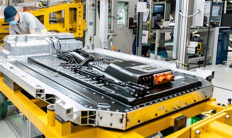 Daimler Macht Fortschritte Bei Der Batteriefertigung Kamenz Steigert