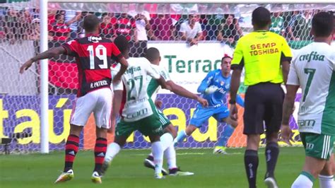 El peruano fue uno de los dos futbolistas botafogo que llegó tarde a la sesión dominical, a dos días del choque ante palmeiras por el brasileirao. Brasileirão 2016 - Flamengo 1 x 2 Palmeiras - YouTube
