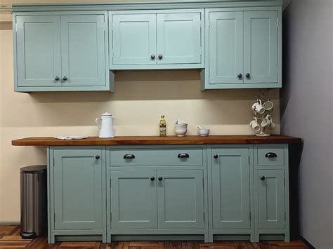 23 фразы в 8 тематиках. Bespoke Kitchen Painted in Farrow & Ball 'Blue Green ...