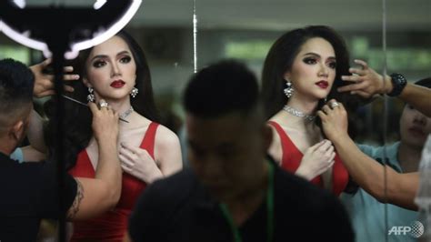 Vietnamese Crowned Queen In Thai Transgender Beauty Pageant South Hot