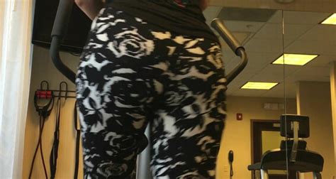 Luscious Lopez Big Booty In Yogapants On The Elliptical