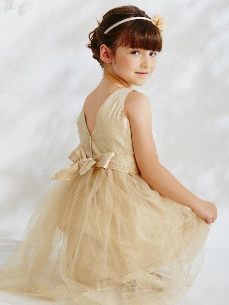 Niña Con Vestido Dorado ️ Vestido Dorado Vestidos Modelos De Vestido