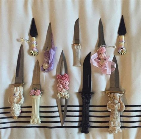 Pin By Paxton Whittle On Trends 5 Pretty Knives Knife Aesthetic