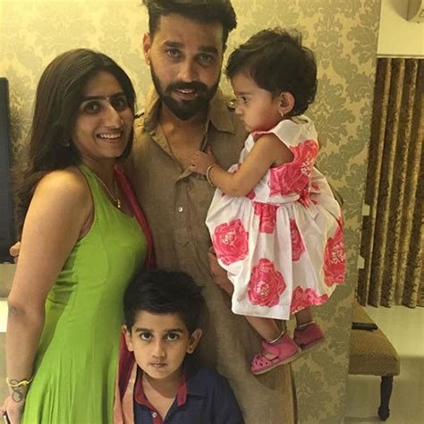 Murali vijay got involved in a love affair with dinesh karthik's wife. Nikita Vijay Wiki, Biodata, Affairs, Boyfriends, Husband ...