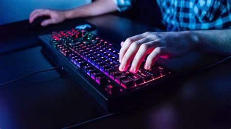 10 Best Keyboards For League Of Legends Review