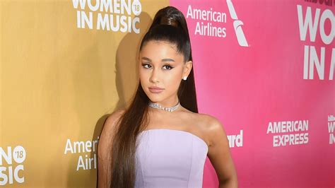 Ariana Grande Took Her Ponytail Out And Revealed Her Natural Curly Hair
