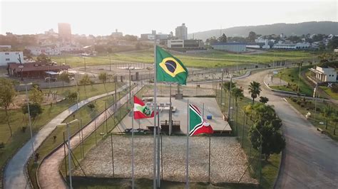 The business association of criciúma (acic) and criciúma city hall are 1.2 miles away. Criciúma conta com três parques urbanos para opção de ...