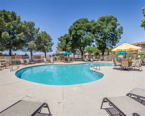 Este quality inn tiene una tienda de regalos y salas de reuniones. Quality Inn Page at Lake Powell | Fairflight