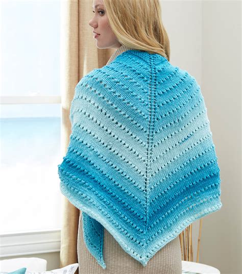 How to make this simple knitting stitch? How To Knit A Simple Lace Triangle Shawl - Knitting Bee