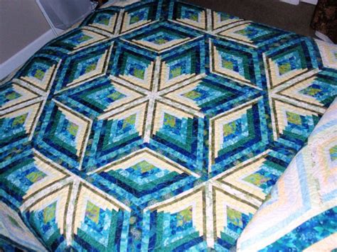 Easy quilt patterns for beginners and challenging applique or patchwork patterns for expert quilters can all be found at shabby fabrics. Image result for diamond log cabin quilt pattern | Log ...