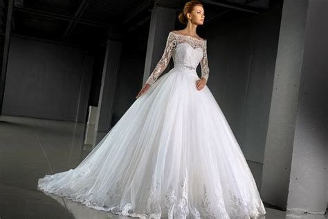 Nice match with the sweetheart neckline! huge puffy wedding dresses