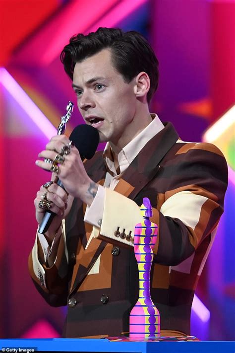 Brit Awards 2021 Harry Styles Confuses Fans With His American Accent