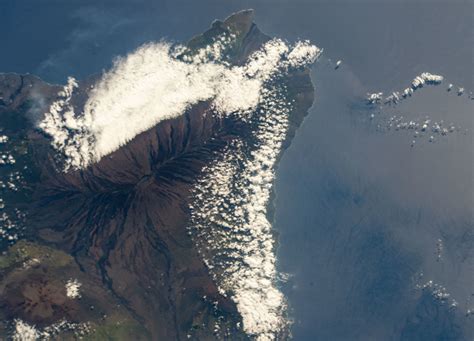Mauna Loa Seen From Space Cosmiccoffeeshop