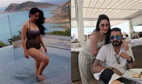 Sanjay Dutt S Wife Manyata Shows Off Sexy Curves In Swimsuit Posts New Vacation Pictures Buzz