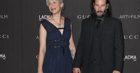 Keanu Reeves And Alexandra Grant Held Hands On A Red Carpet And Fans