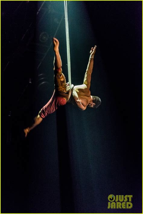 Jeremy Renner Goes Under The Big Top At Cirque Du Soleil S Kurios Show Photo