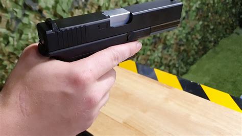 Quick Overview Of The Well Glock G17 Gas Powered C02 Gel Blaster Youtube