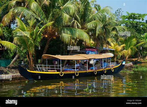 Kerala Boat High Resolution Stock Photography And Images Alamy