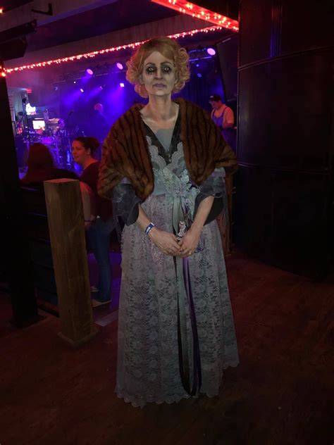 Norma Bates Bates Motel Cosplaygirl Halloweenmakeup Costume Norma