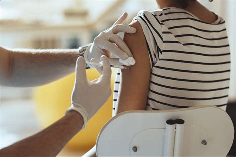 Allergy Shots What They Do Side Effects Costs And More The Healthy