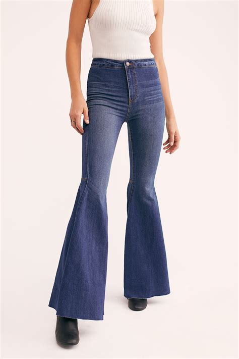Just Float On Flare Jeans Free People Jean Outfits Boho Outfits Flare Jeans Outfit Bootleg
