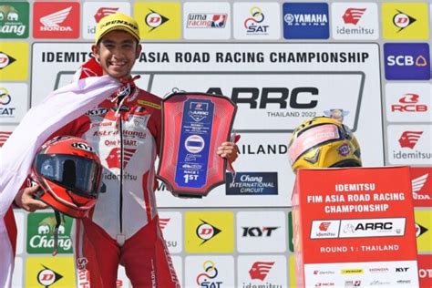 Pembalap Astra Honda Juara Lagu Indonesia Raya Berkumandang Di Arrc