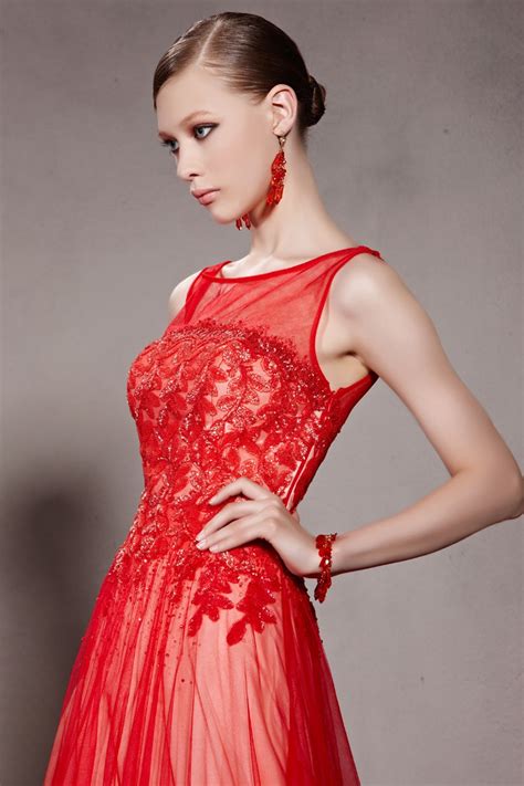 2 ans, 4ans , 6 ans, 8 ans, 10 ans, 12 ans, 14 ans. Robe soirée longue en tulle et dentelle rouge - JMRouge.fr