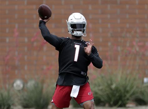 Cardinals Qb Kyler Murray Makes Impression In First Nfl Practice