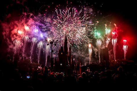 Disney To Stream Magic Kingdom Nye Fantasy In The Sky Fireworks
