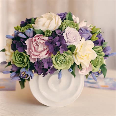 Our keepsake boxes are great places to hold valuables like jewelry. Rose Flower Bouquet And Gift Box On Wooden Table Stock ...