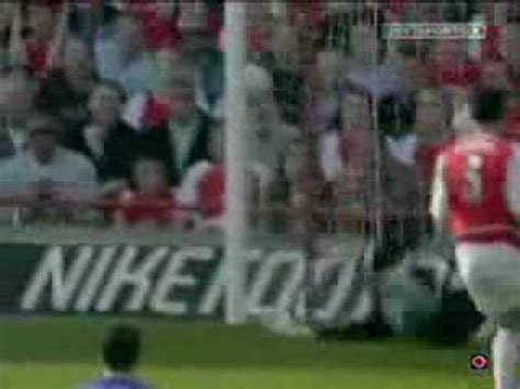 Nicholas pepe sees red for headbutt but gunners grind out result. Arsenal 2 3 Leeds United premership 2003 - YouTube
