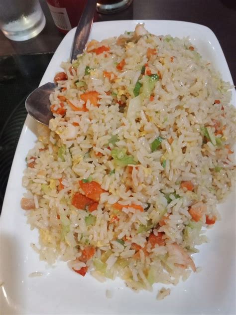 Yang chow fried riceingredients:cooked ricechorizovegetable mixeggsturmeric powdersaltpeppervegetable oil Yang Chow fried rice | Food, Yang chow fried rice, Fried rice