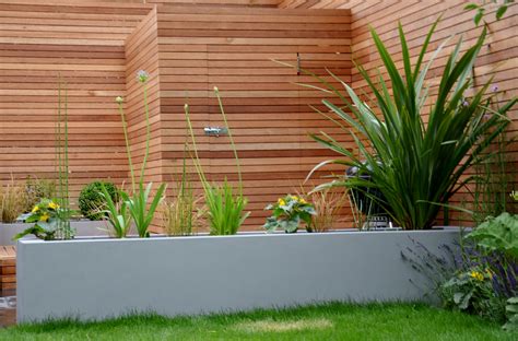 Grey Modern Garden Design Slate Paving Screen Raised Beds Bespoke