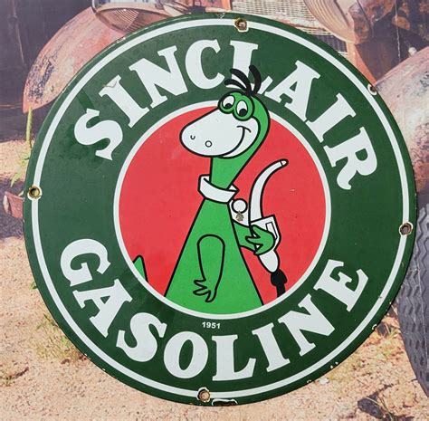 Vintage Dated 1951 Sinclair Dino Gasoline And Motor Oil Porcelain Gas