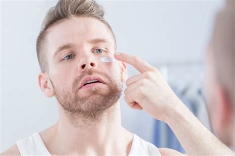 7 Of The Best Face Serums For Men