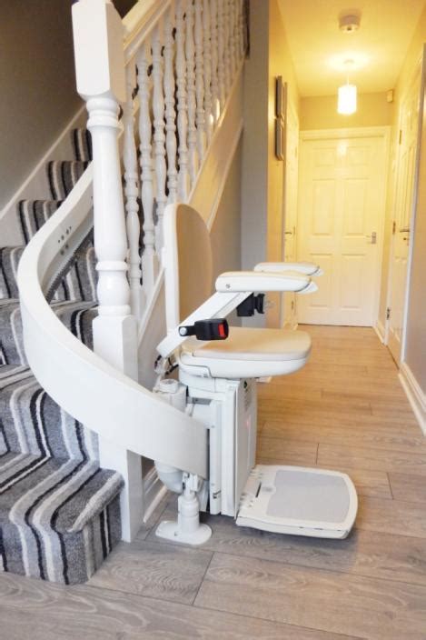 Acorn 180 Curved Stairlift £2500 Best Curved Stairlift Price
