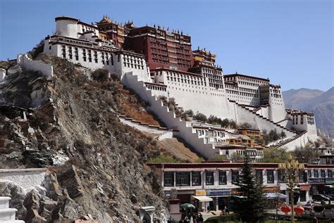 Potala Palacelhasatibetchina Lhasa Tibet Lhasa Tibet