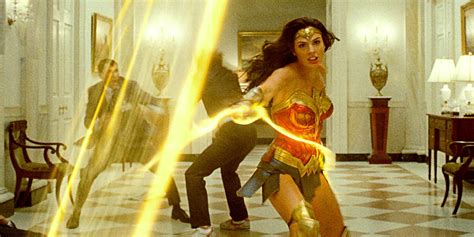 Zack Snyder Praises Wonder Woman 1984s Lasso Of Truth Combat