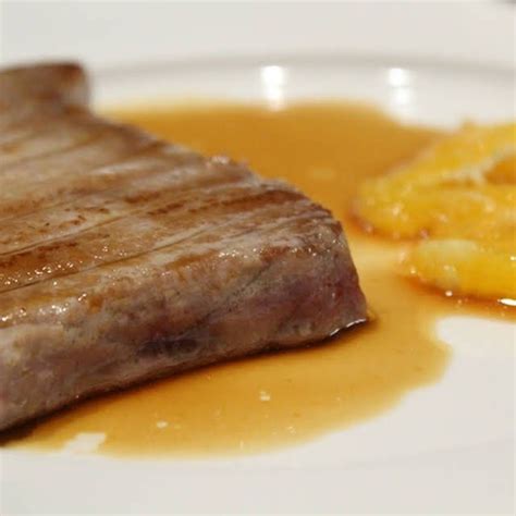 Bring to a gentle simmer, stirring occasionally, until thickened to your liking. Tuna Steak with Soy Sauce and Orange | Recipe in 2020 ...