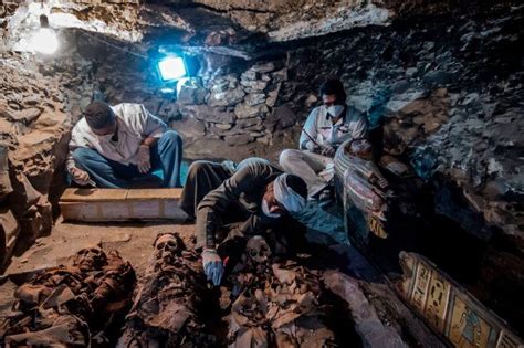 Archaeologists In Egypt Unearth Goldsmith S Tomb Huffpost World