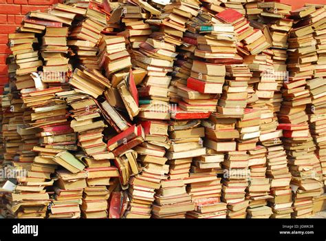 A Messy Collection Of Used Books Stock Photo Alamy