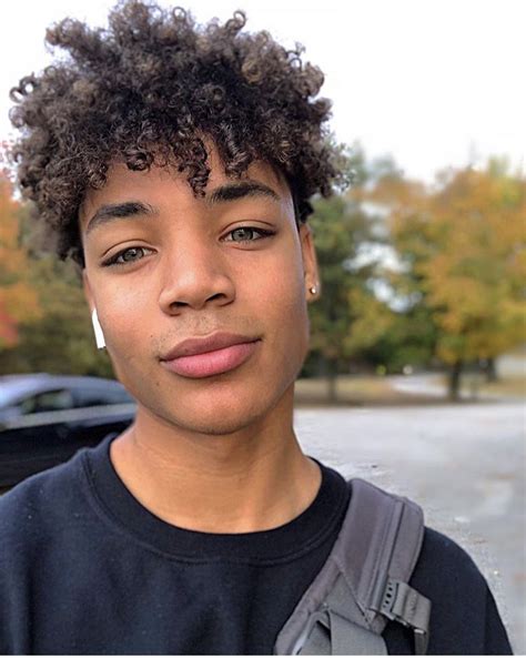 He's the finest tik tok boy i swear. mixed men with curly hair - Google Search en 2020 | Beau metisse, Cheveux curly, Coiffure afro