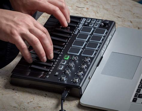Akai professional'dan kompakt kontrol mobil bir müzisyen veya yapımcısıysanız, akai profesyonel'in mpk mini mk ii, nerede olursanız olun müzik yapımınızı kontrol etmenizi sağlar. msimp (@msimpmusic) | Twitter