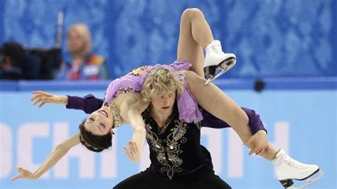 Meryl Davis And Charlie White Of The United States Compete In The Ice